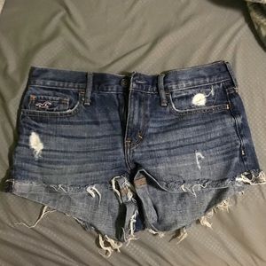 Cute Hollister distressed shorts size 3